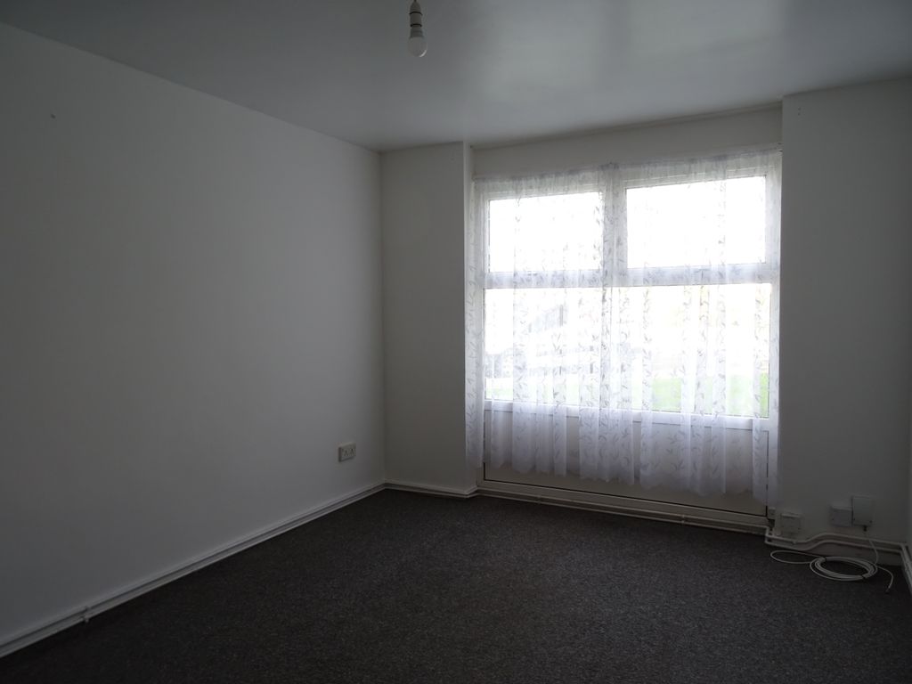 Property photo 2 of 15 Lounge