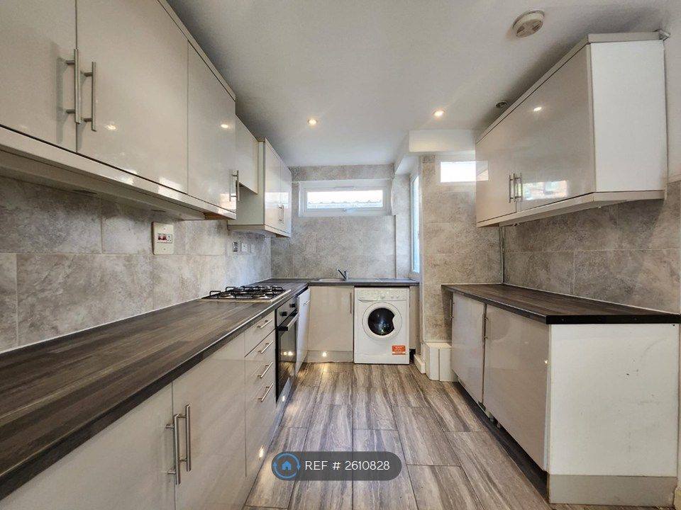 Property photo 3 of 28