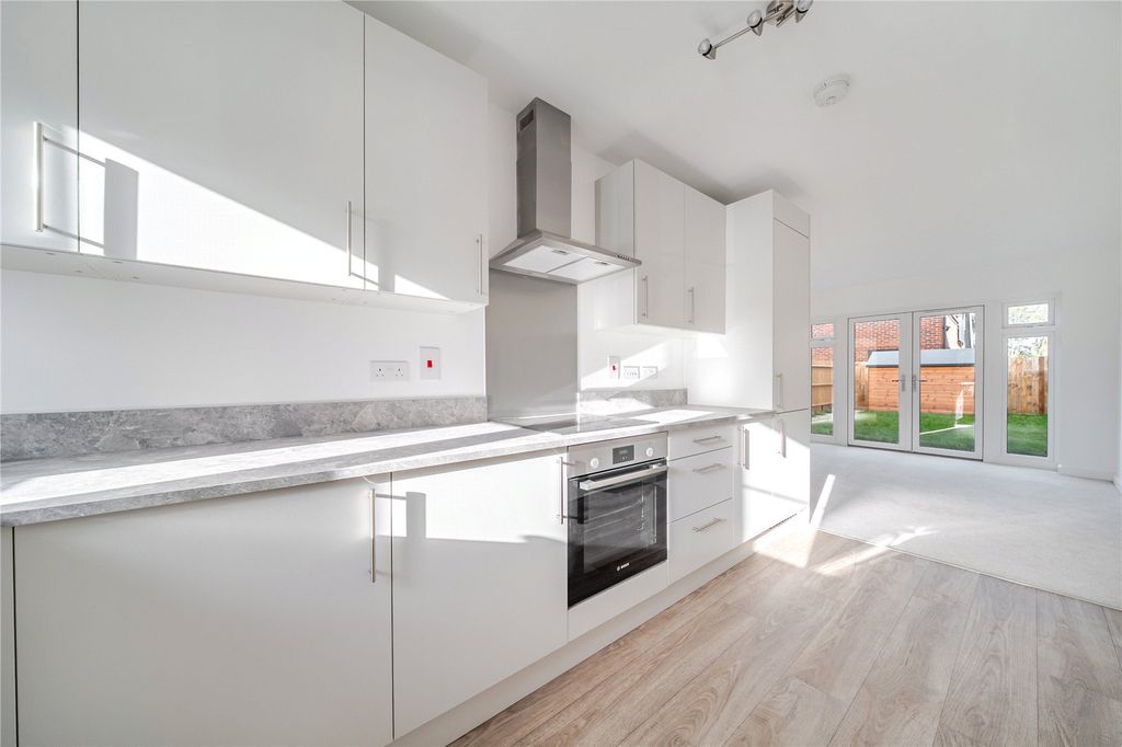 Property photo 3 of 17 Picture 3