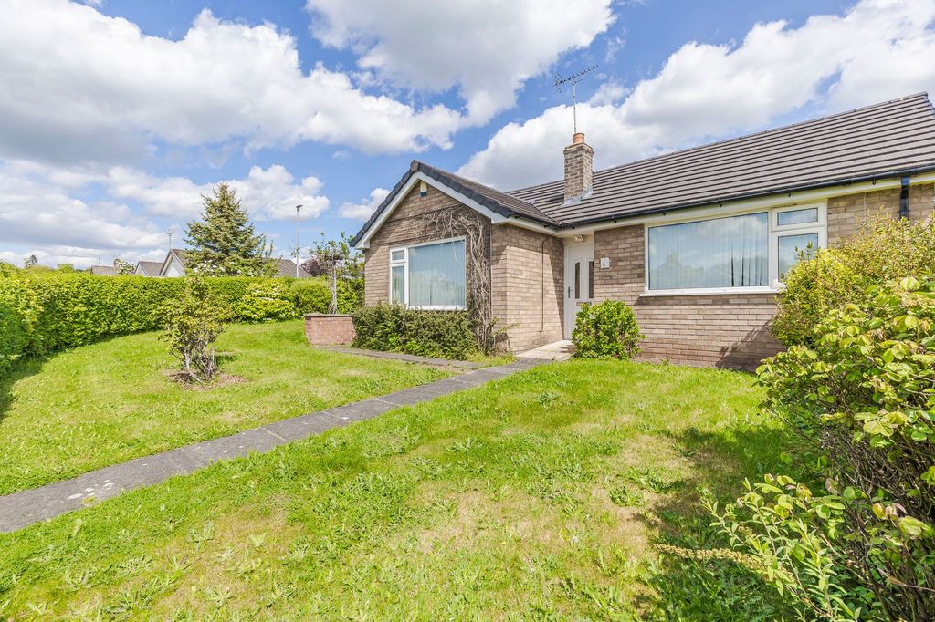 Property photo 2 of 21