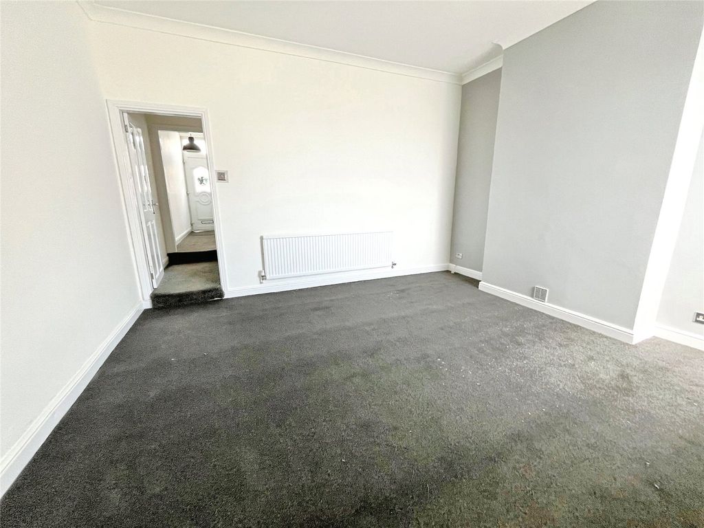 Property photo 3 of 15 Picture No. 12