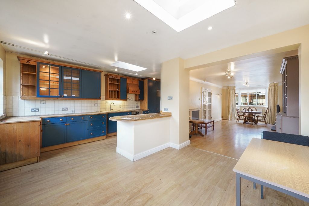 Property photo 2 of 16 4977762