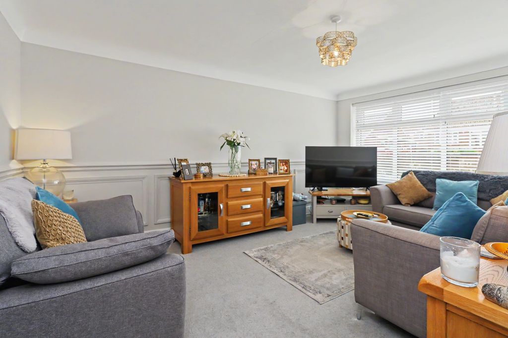 Property photo 2 of 22