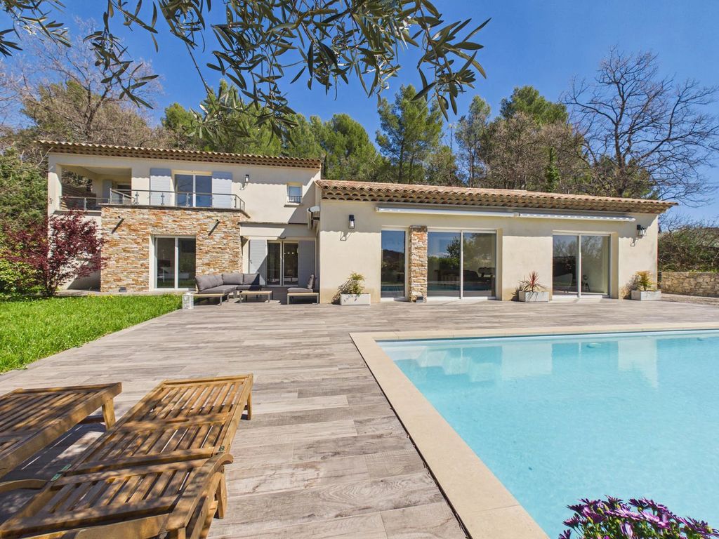 Property photo 1 of 29