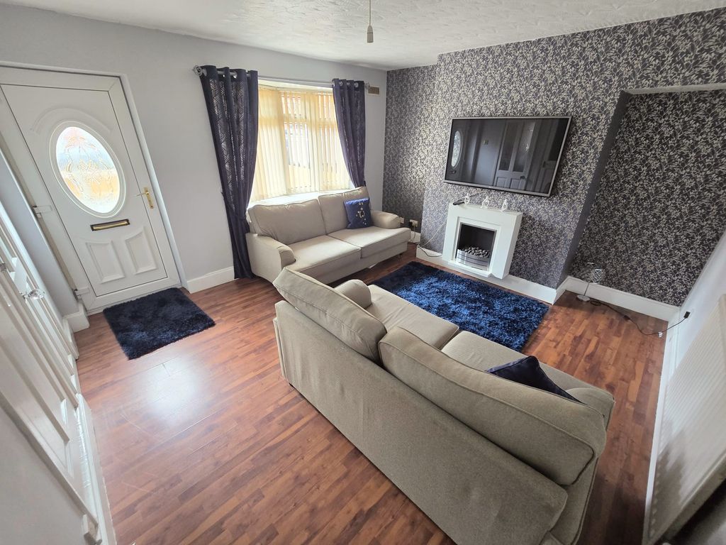 Property photo 2 of 17 Lounge A