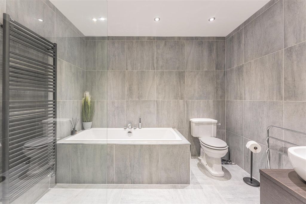 Additional image 18 of 4 bed detached house for saleStoneleigh Close, Stoneleigh CV1