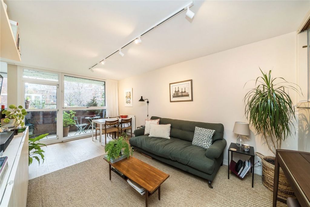 Property photo 2 of 9