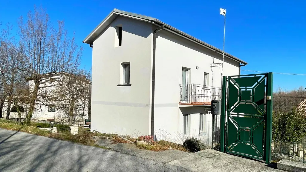 Property photo 1 of 25