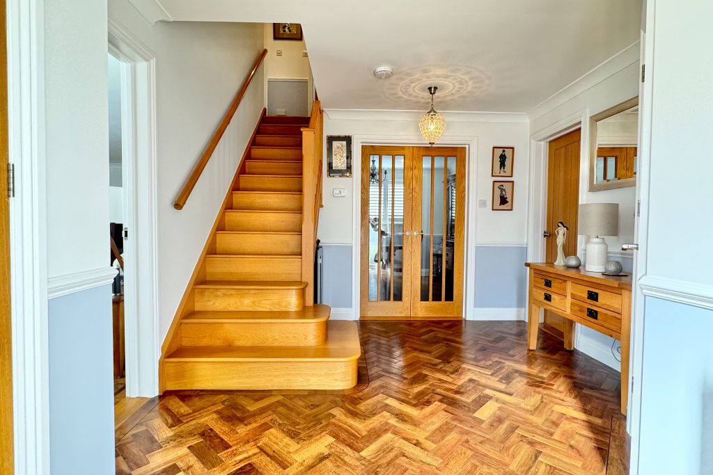 Property photo 2 of 20 Entrance Hall