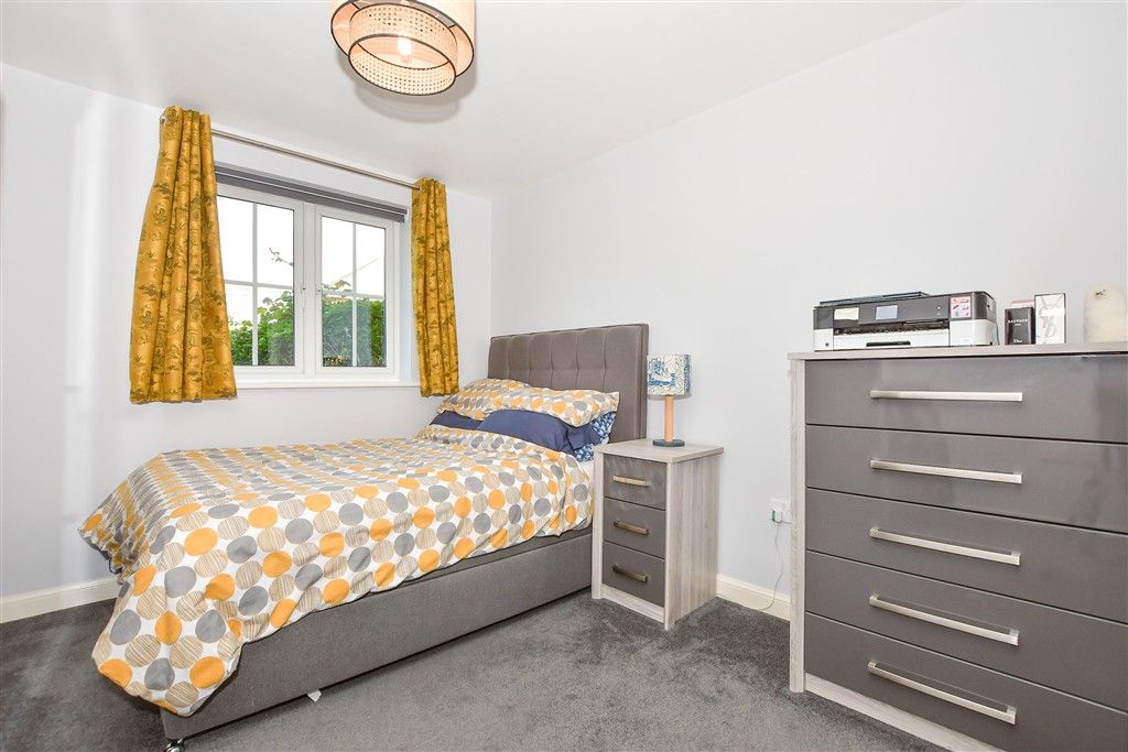 Property photo 3 of 10 Bedroom