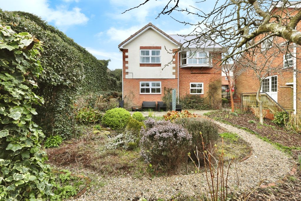 Property photo 2 of 17