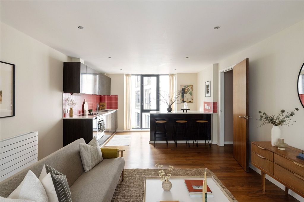 Property photo 2 of 11 Westland Place, N1