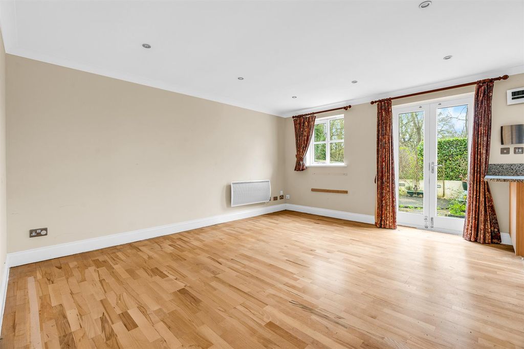 Property photo 2 of 17 Internal-5.Jpg