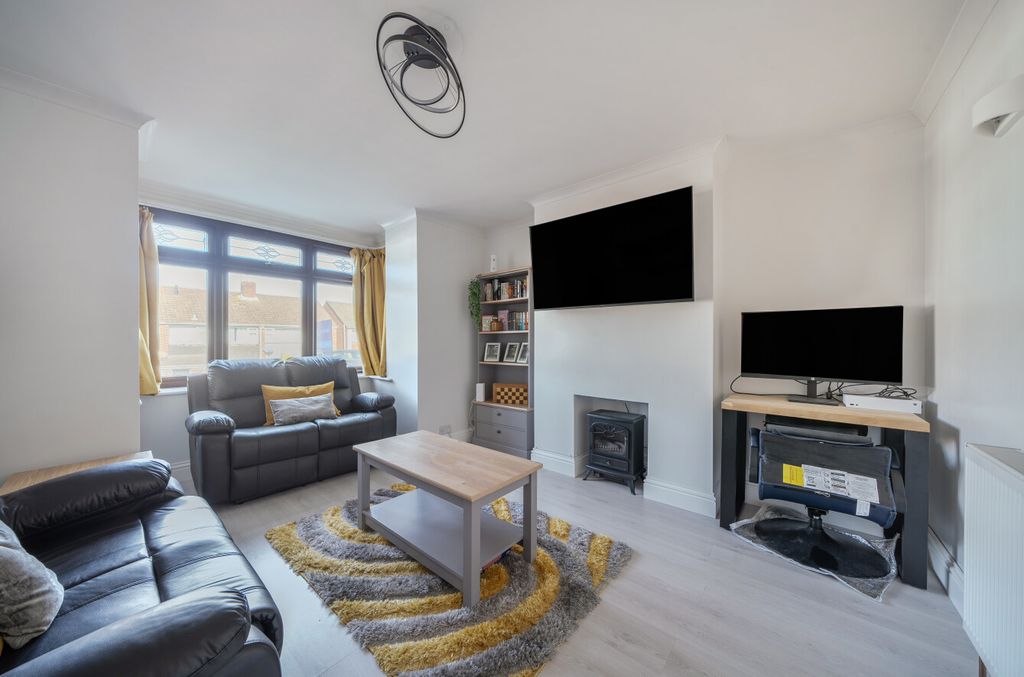 Property photo 2 of 22 1417795-21-699Eeb...