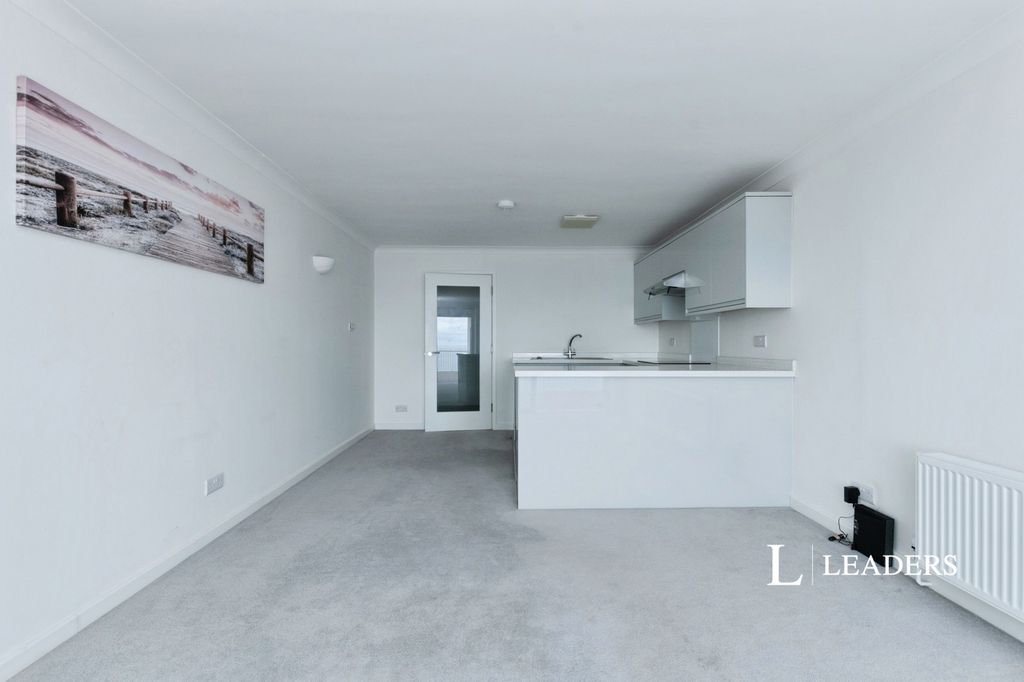 Property photo 3 of 18 Pbox-Img.Jpg