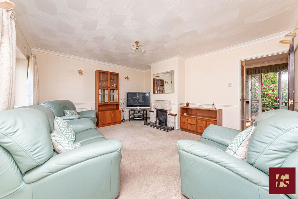 Property photo 2 of 35