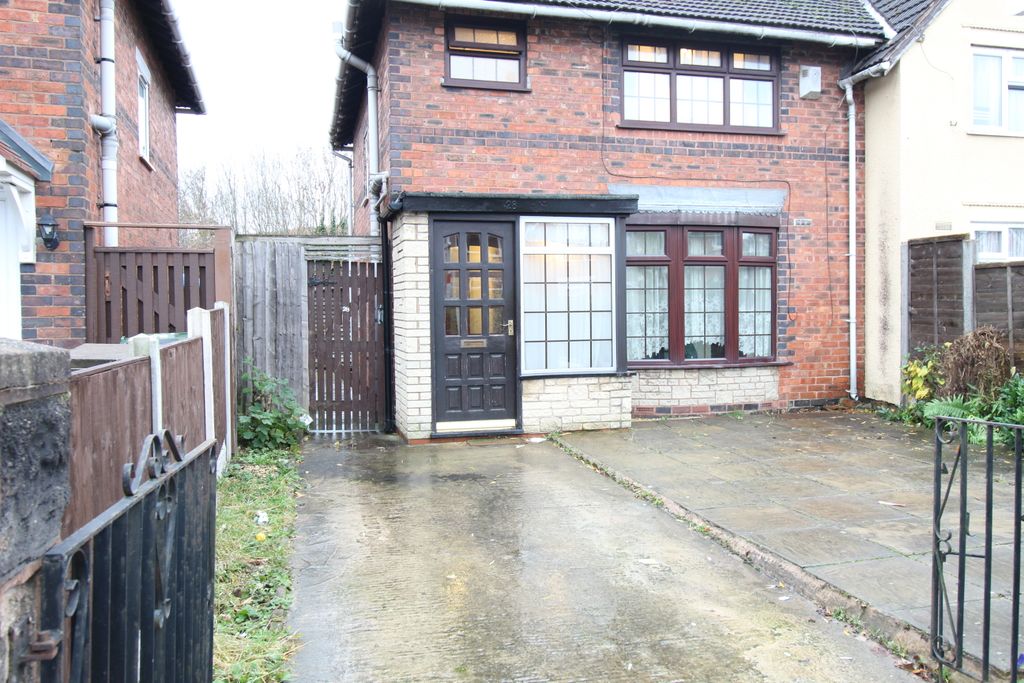 Property photo 1 of 11 3 Bed Semi-Detached For Rent, Alexandra Road, Palfrey, Walsall, Ws1