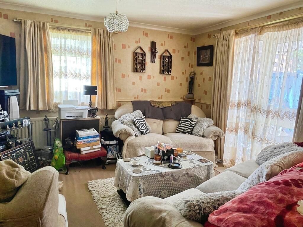 Property photo 2 of 12