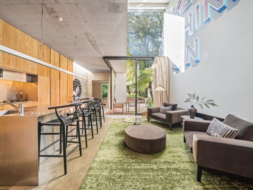 Property photo 2 of 19 4712864