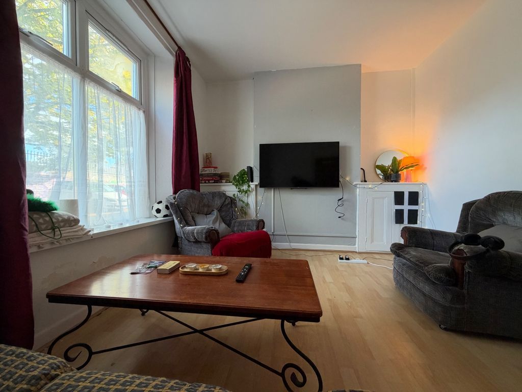 Property photo 2 of 16 65 Cranbrook_14