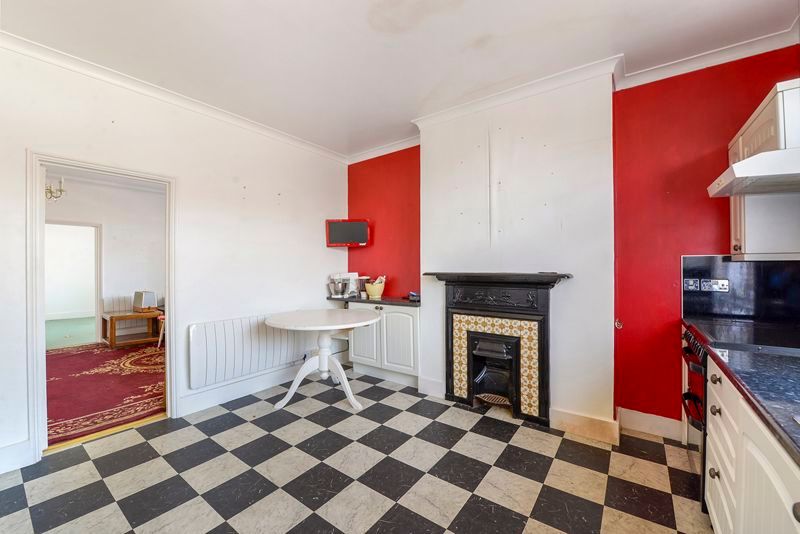 Property photo 1 of 11 Photo 5