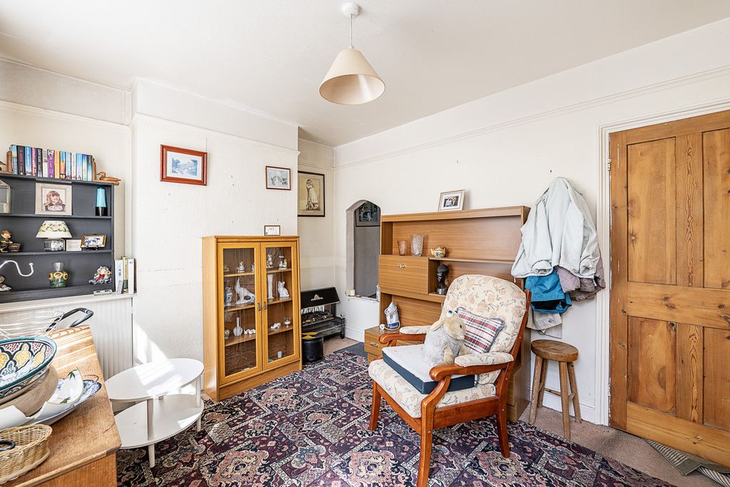Property photo 3 of 12
