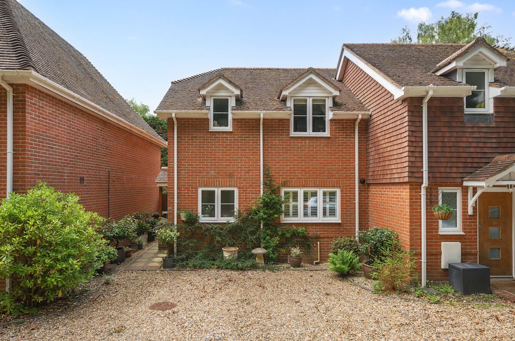 Property photo 1 of 12 1306485-18-68483E...