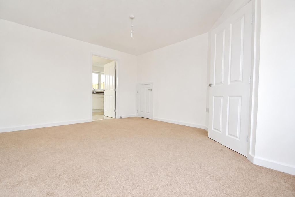 Property photo 2 of 14 10.Png