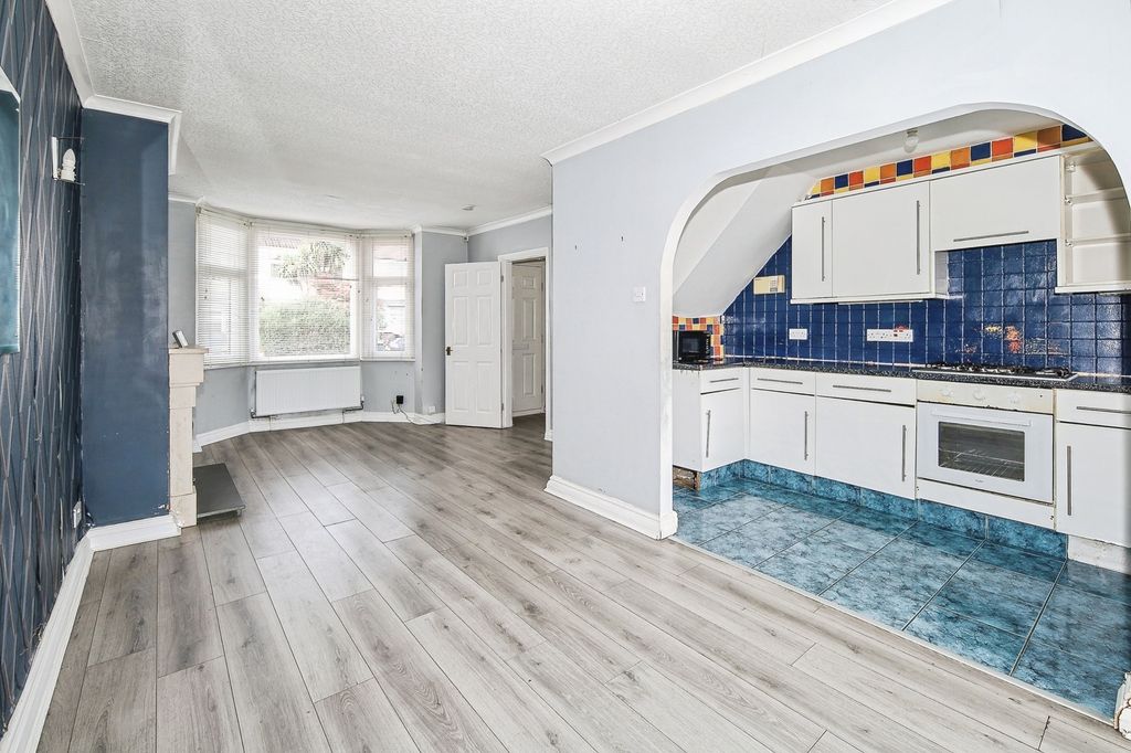 Property photo 2 of 16 Pbox-Img.Jpg