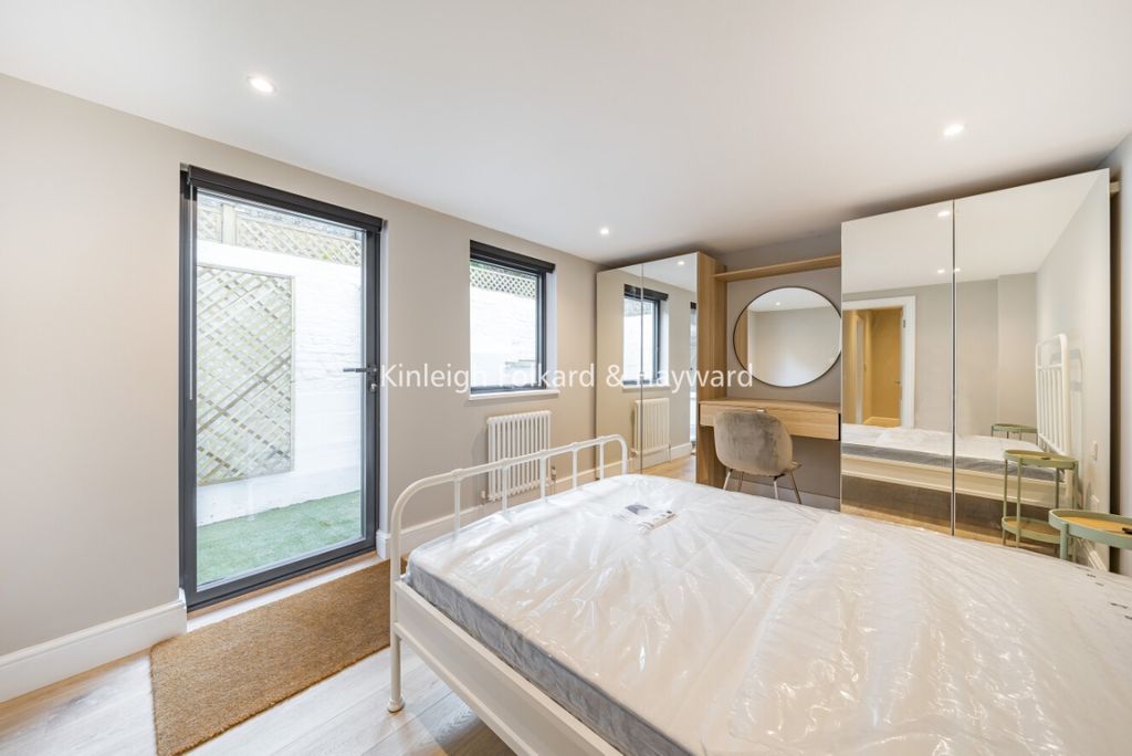 Property photo 3 of 7 Eed1Bb3F-6A5d-4B52-9