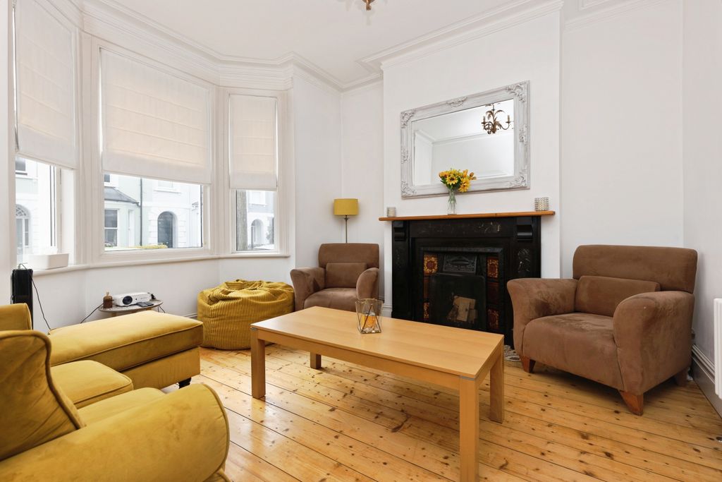 Property photo 3 of 22
