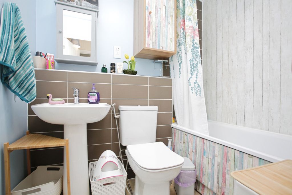 Additional image 7 of 2 bed flat for saleAnton Close, Rugby CV21