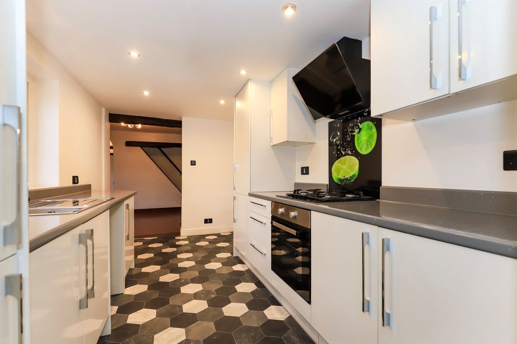 Property photo 3 of 14