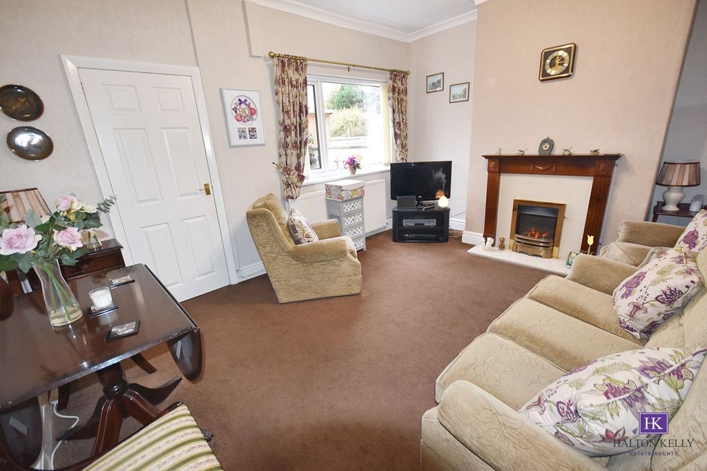 Property photo 3 of 25