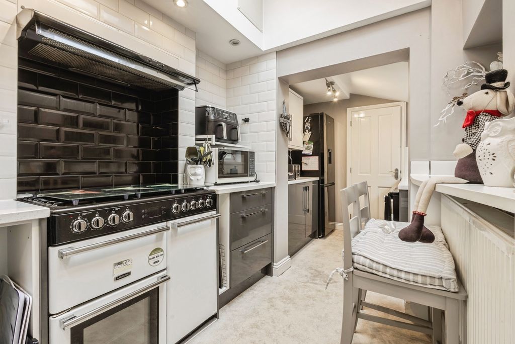 Property photo 2 of 19 Pbox-Img.Jpg