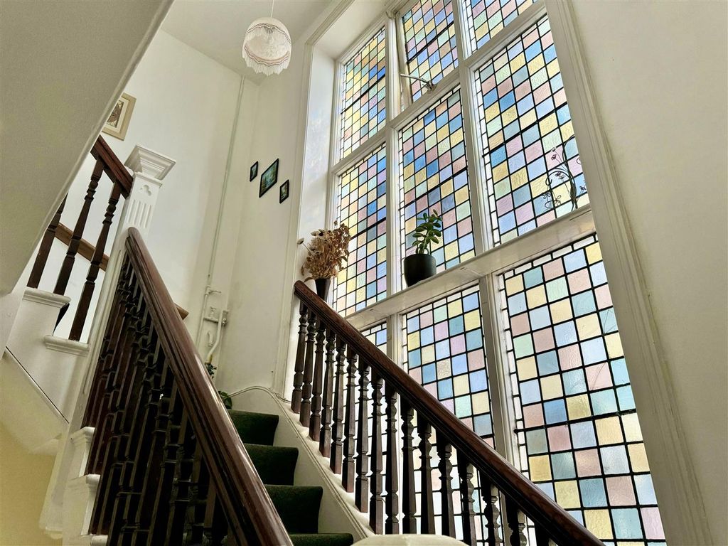 Property photo 2 of 24