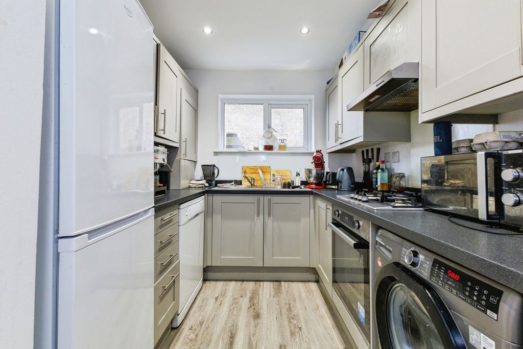 Property photo 2 of 21 Pbox-Img.Jpg