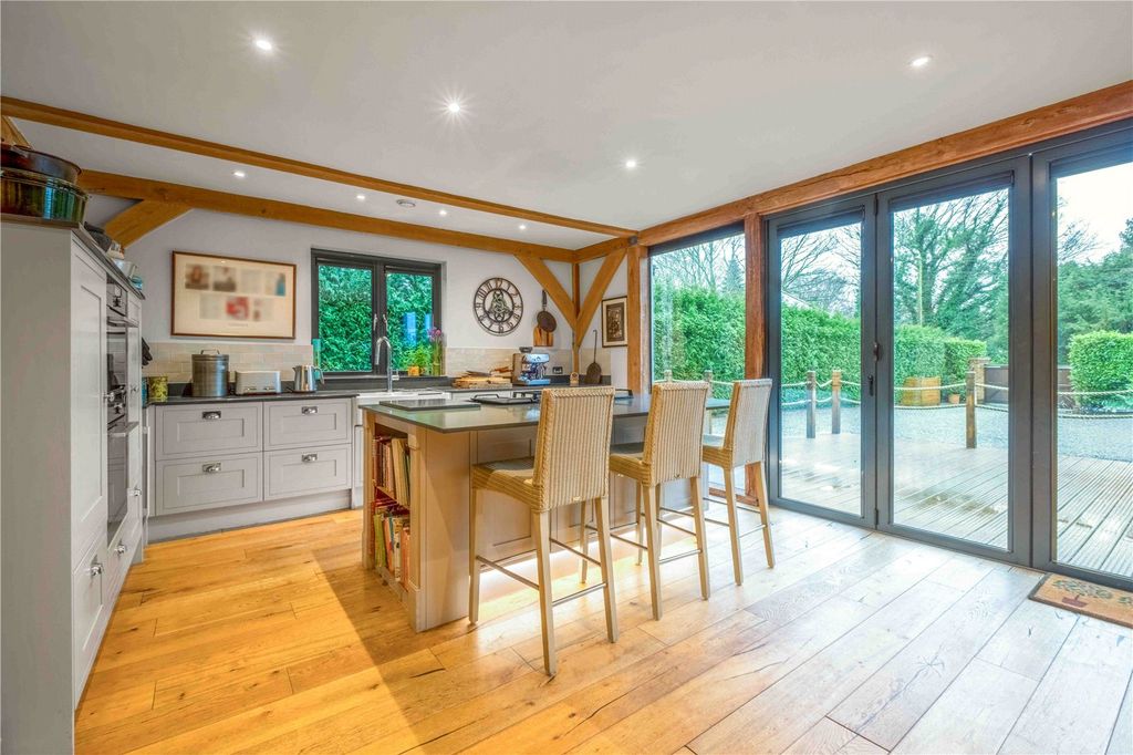 Property photo 3 of 25 Kitchen