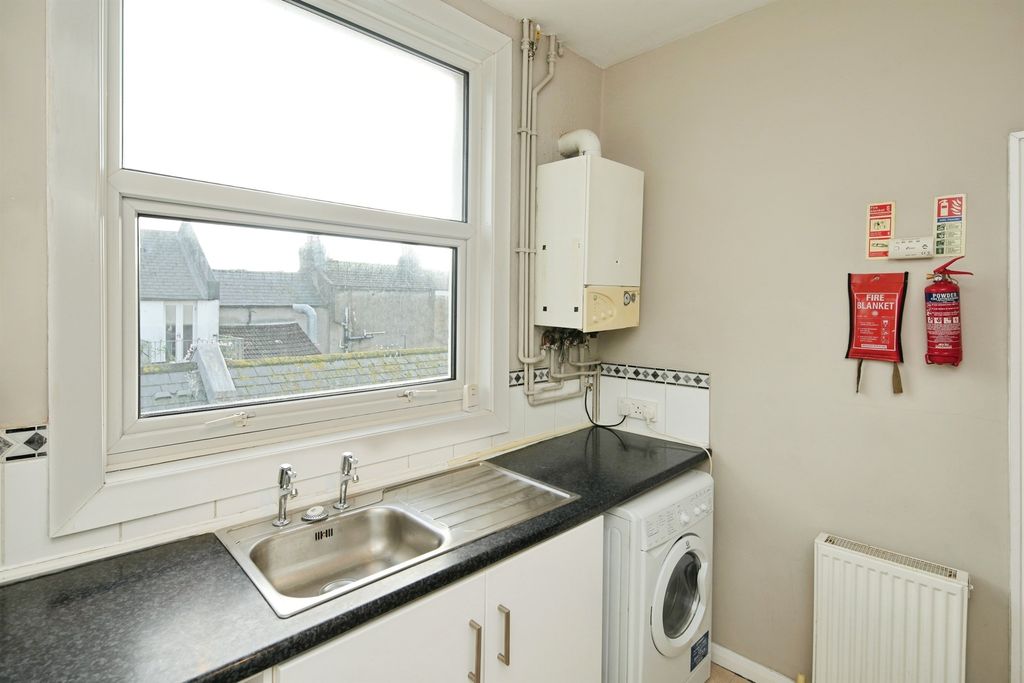 Property photo 3 of 23