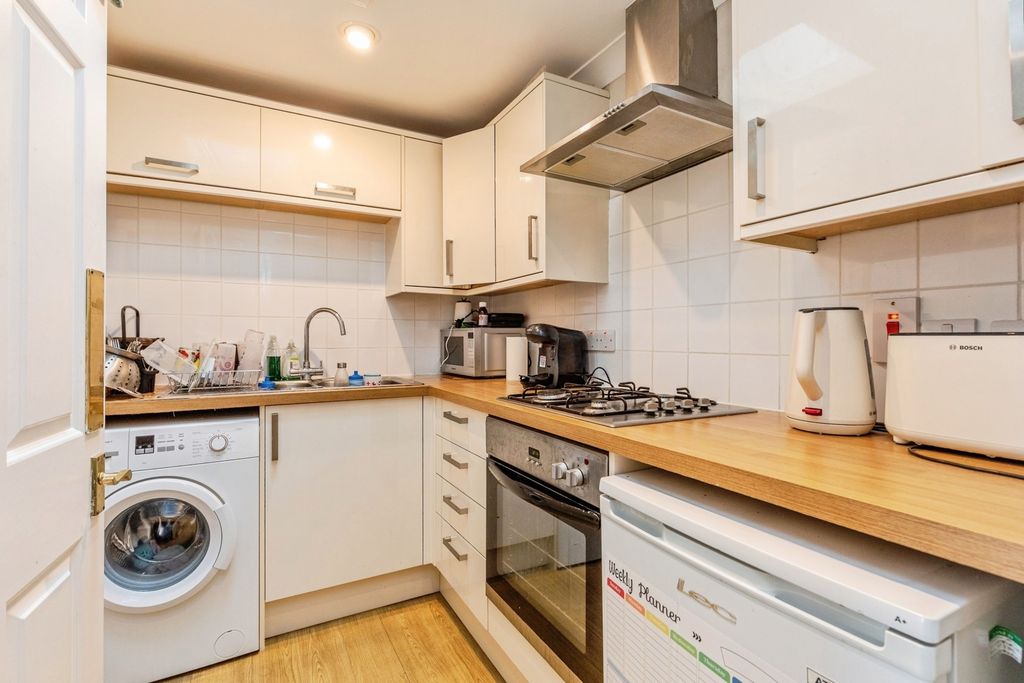 Property photo 3 of 14 Photo