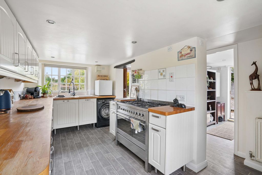 Property photo 3 of 32