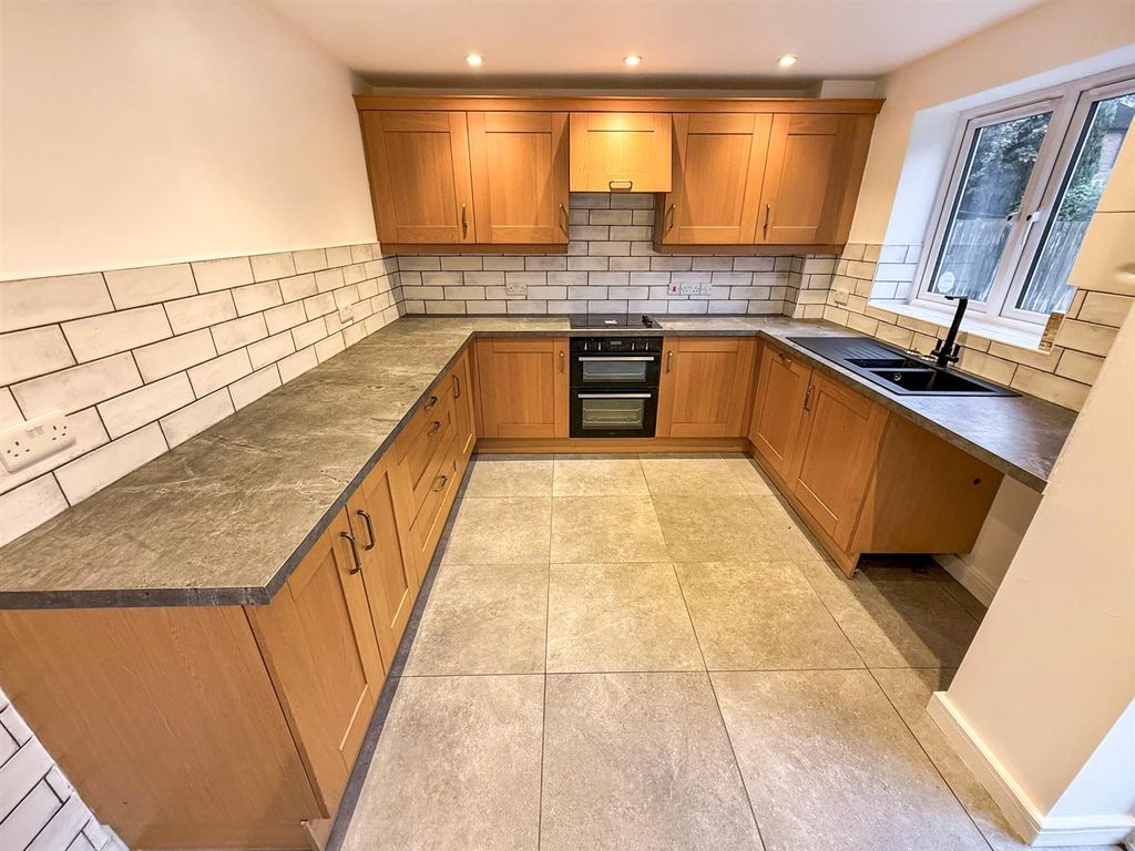 Property photo 3 of 19 Kitchen/ Breakfast Room