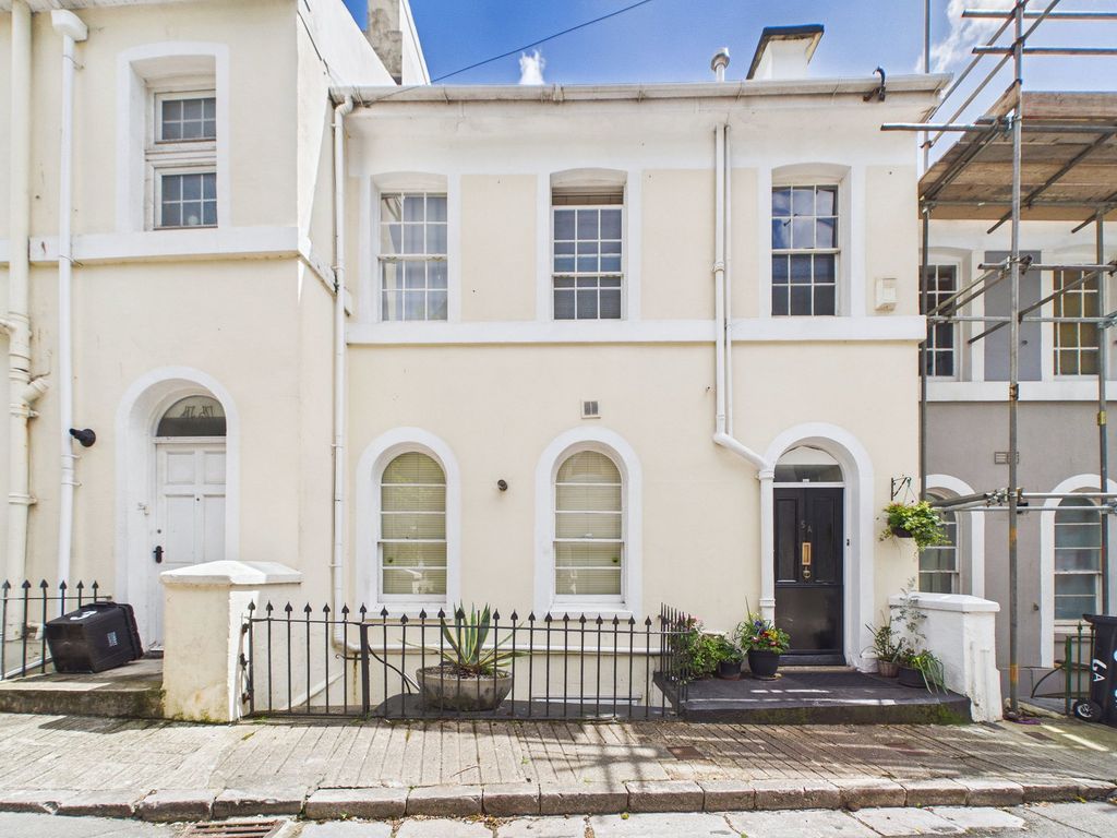 Property photo 1 of 12