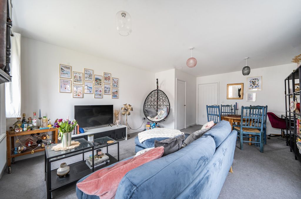 Property photo 3 of 8