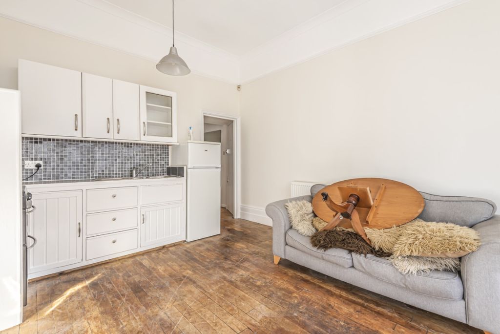 Property photo 2 of 7 661492 (3)