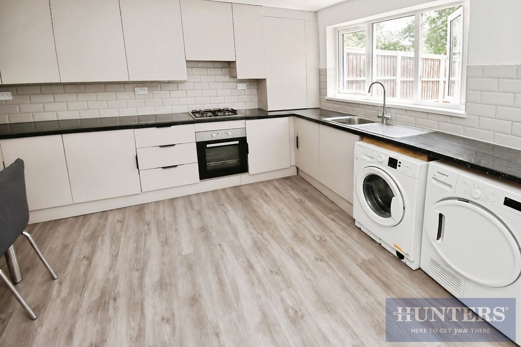 Property photo 1 of 11 Pbox-Img.Png