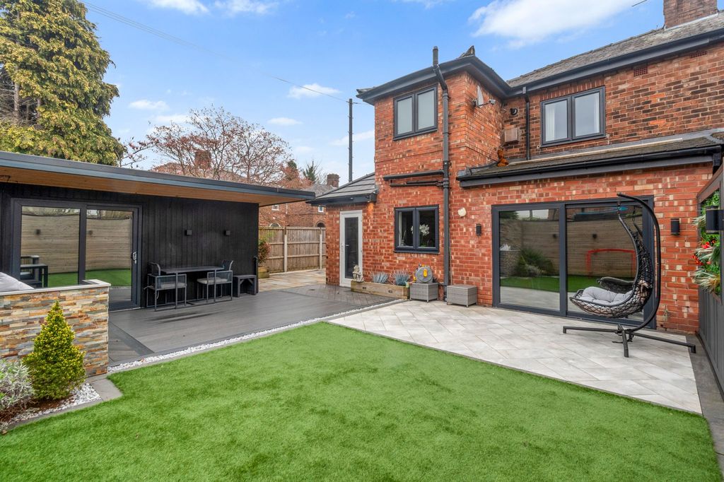 Property photo 3 of 35