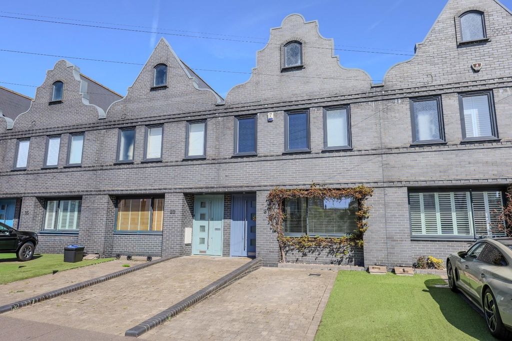 Property photo 1 of 22