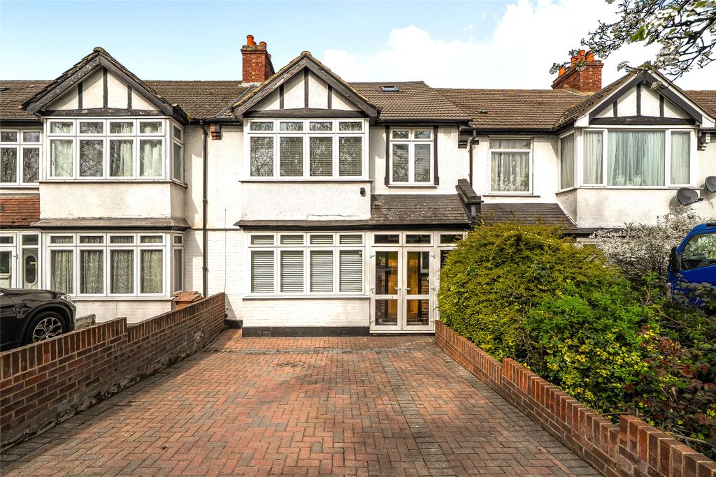 Property photo 1 of 19 External