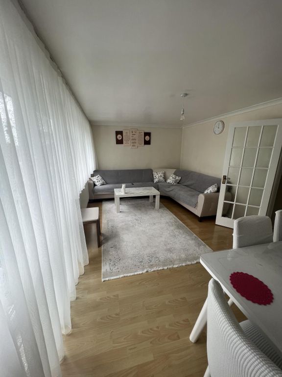 Property photo 1 of 12 3 Bedrom Maisonette For Sale In N9